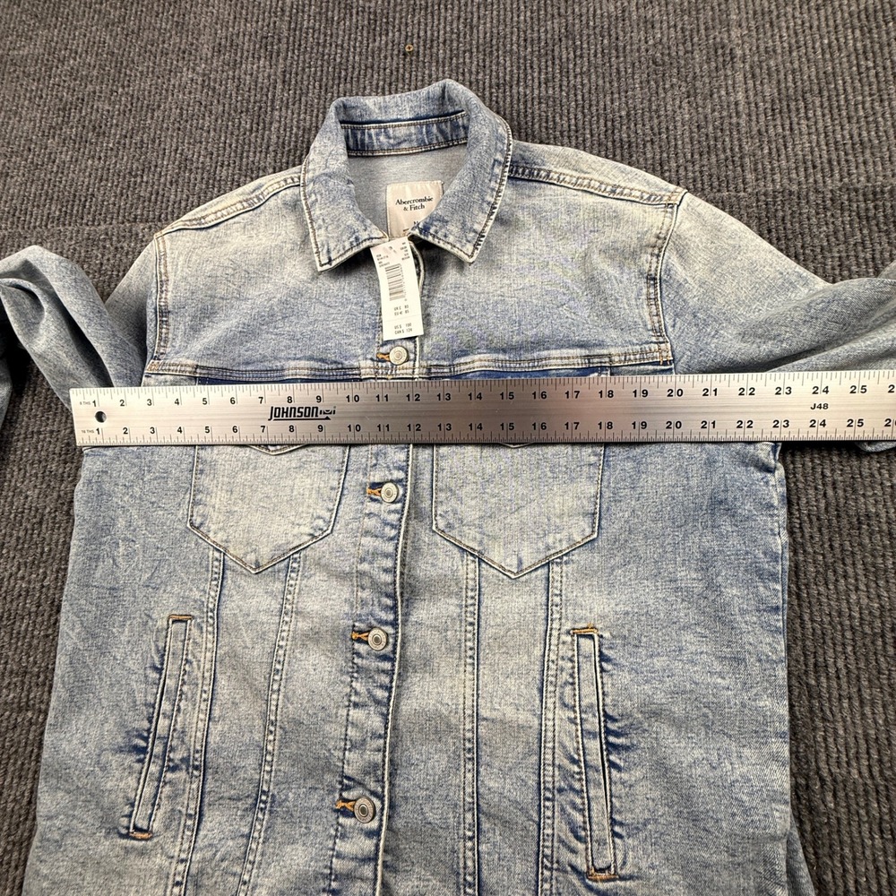 NWT Abercrombie & Fitch Womens Size Medium Light Wash Denim Jacket K1144-2116‎ - Picture 6 of 15